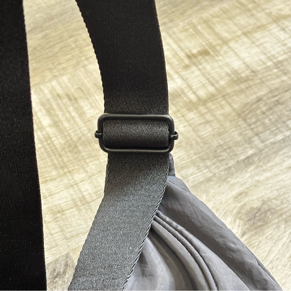 Cotton On-Stylish Black Nylon Crossbody Bag, small zip pocket inside, EUC - Picture 11 of 11
